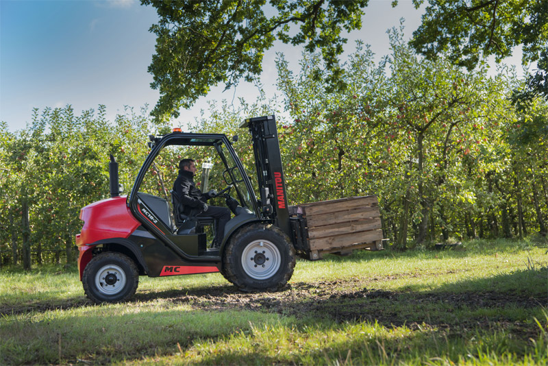 Chariot élévateur tout-terrain compact 3T MANITOU MC 30 • Actiman