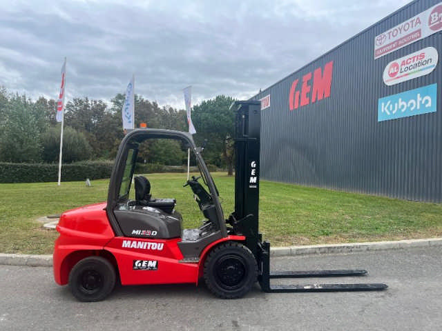 Chariot élévateur diesel MANITOU MI35D d'occasion