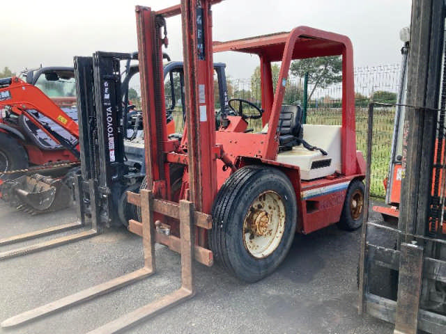Chariot élévateur diesel MANITOU MCE 20 HZ d'occasion