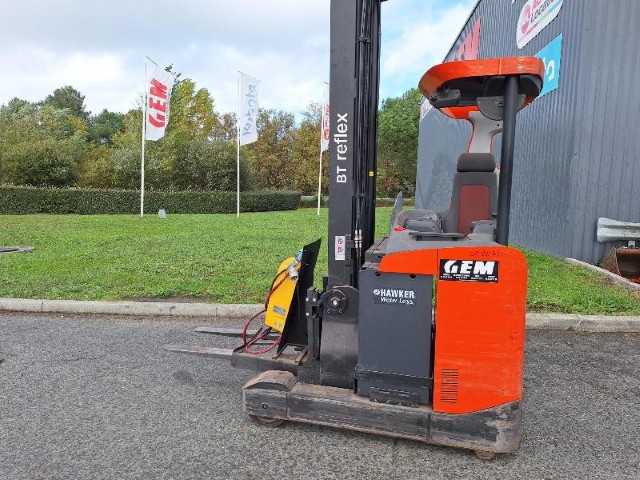 Chariot élévateur électrique TOYOTA RRE160 d'occasion