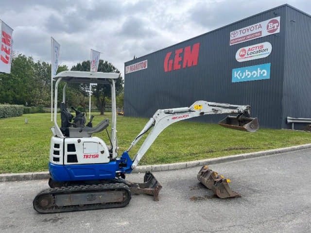 Mini-pelle TAKEUCHI TB215R d'occasion