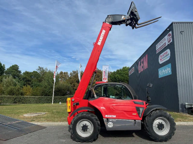 Chariot téléscopique MANITOU MT 835 ST3B d'occasion