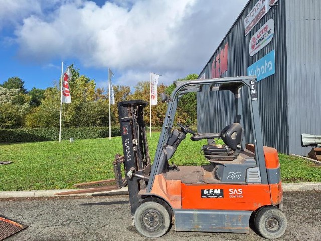 Chariot élévateur électrique TOYOTA 7FBMF20 d'occasion