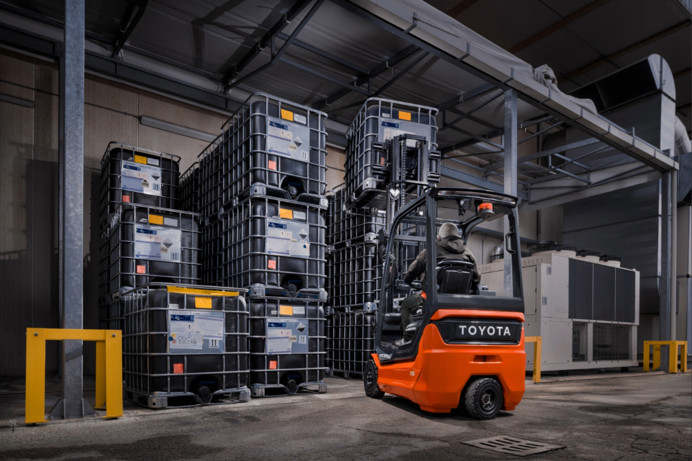 Comment choisir son chariot élévateur ? (Manitou et Toyota)