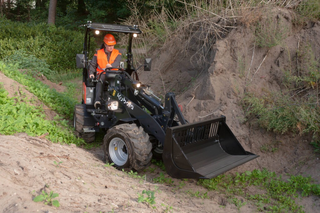 Kubota chargeuse sur pneu RT250 2
