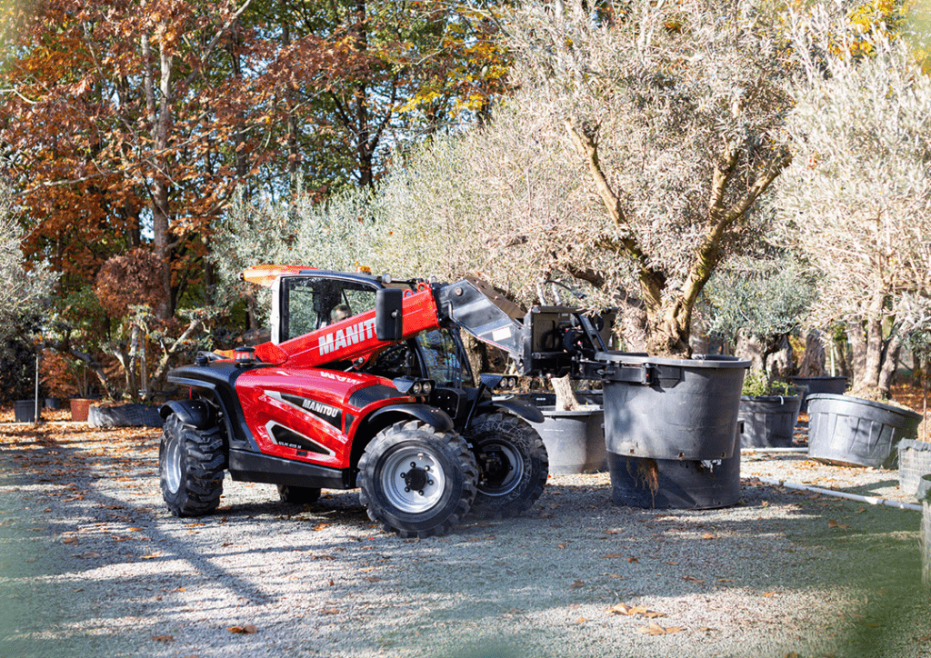 Chariot télescopique compact : pourquoi l’ULM Manitou séduit le bâtiment et le paysage ?