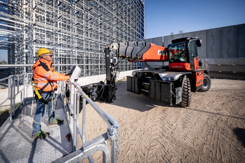 Manitou MRT 4080 : un télescopique rotatif, de multiples possibilités sur chantier